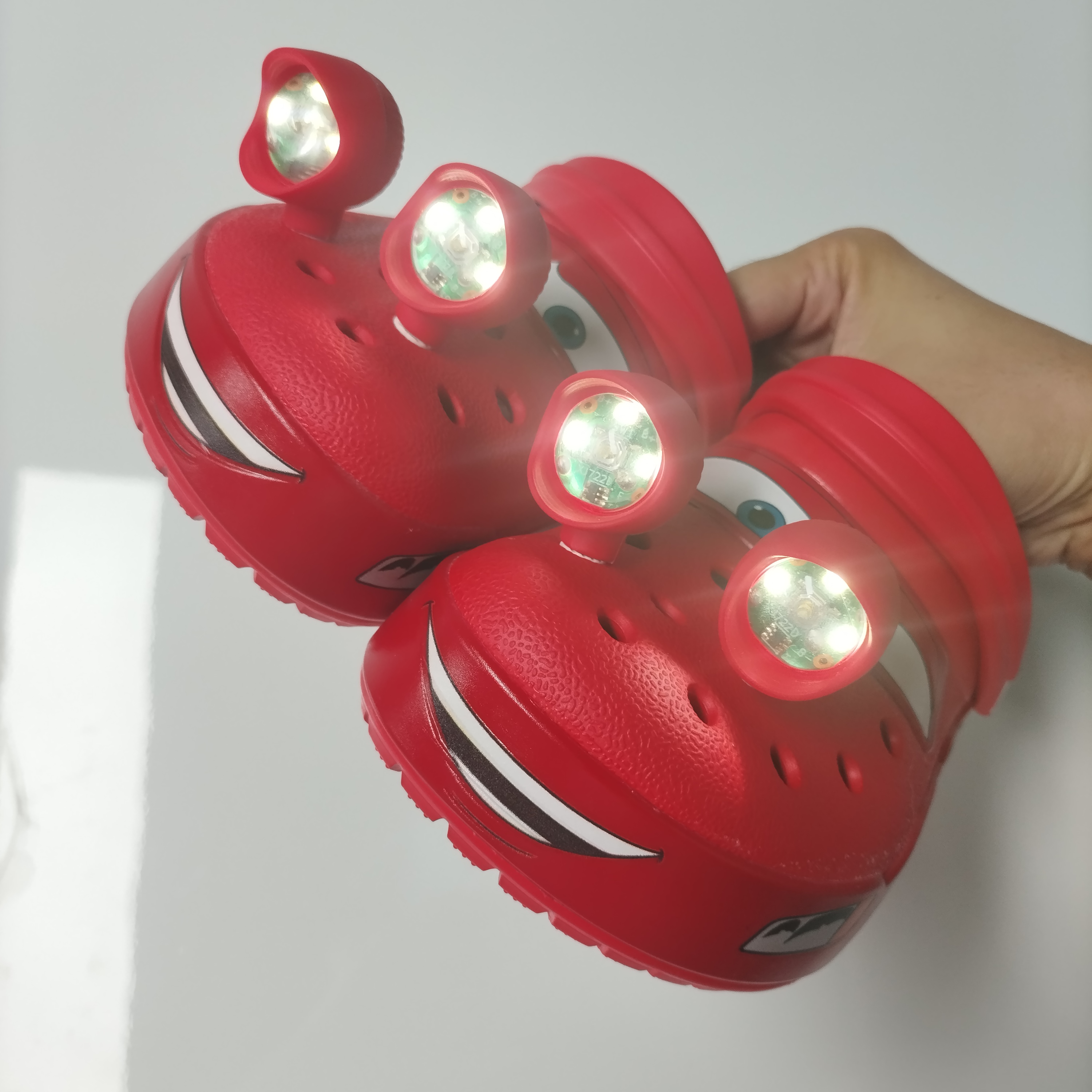 2026 Cartoon Slippers Waterpro - Outdoor Toys For Kids recension och pris