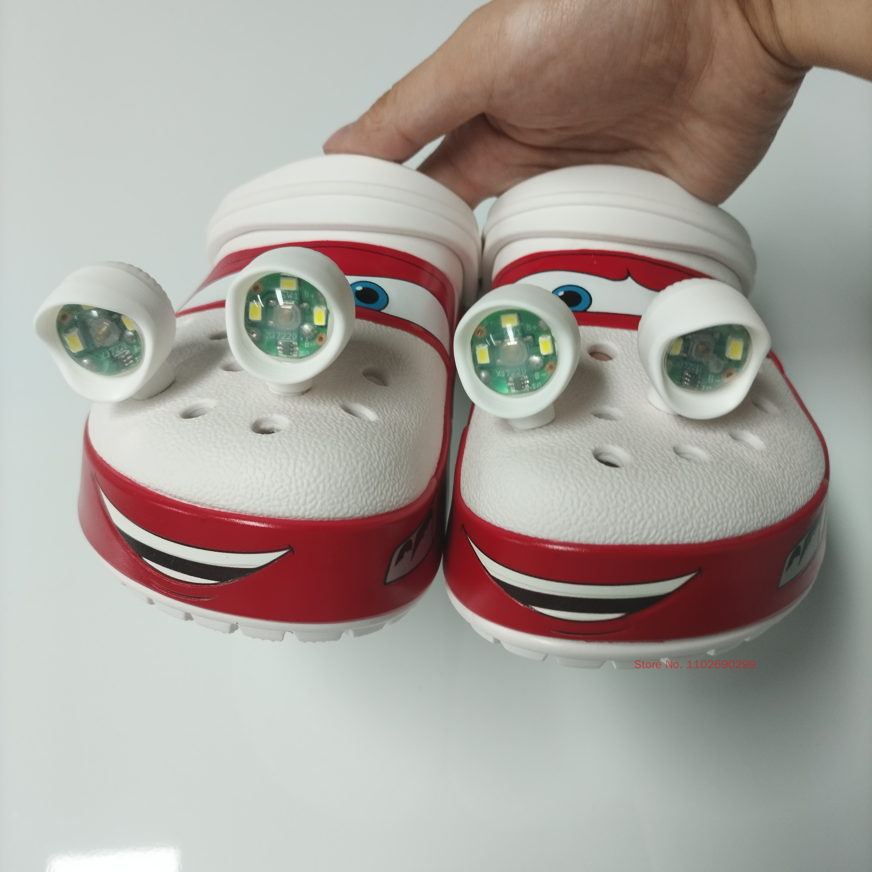 2026 Cartoon Slippers Waterpro - Outdoor Toys For Kids recension och pris