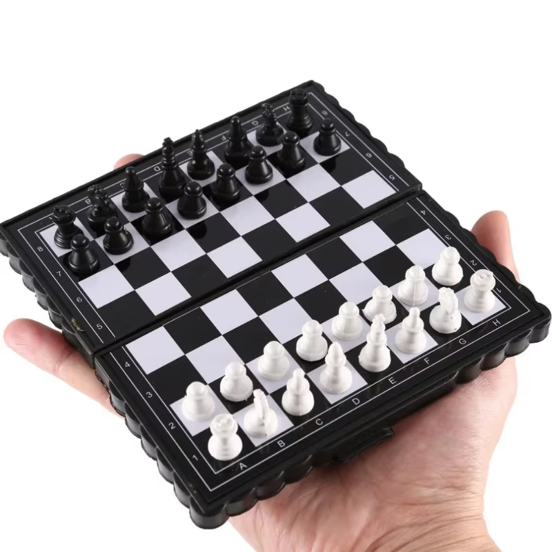 Chess Set  Mini Magnetic  Fold - Kids Outdoor Toys B&Q recension och pris